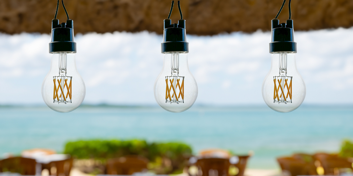 屋外で使用できる防水仕様のLEDフィラメント電球